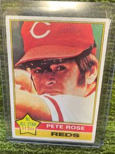 lot 470 image: 1976 Topps - Pete Rose- Cincinnati Reds- All-Star