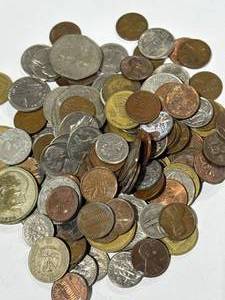 lot 35 image: 17oz Unsearched Coins