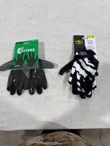lot 0713 image: Football Receiver Gloves Lot