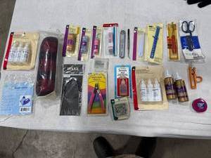 lot 0717 image: Sewing & Craft Supplies Lot