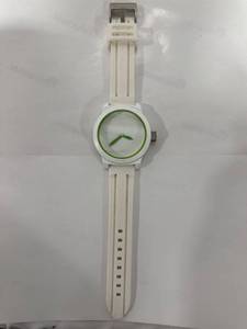 lot 0724 image: White Analog Wristwatch