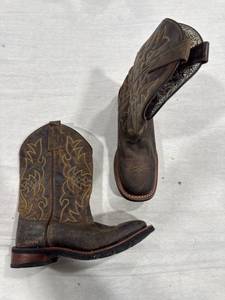lot 0739 image: Brown Leather Cowboy Boots