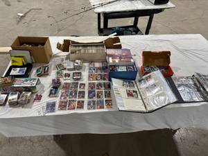 lot 0755 image: Sports Trading Card Collection