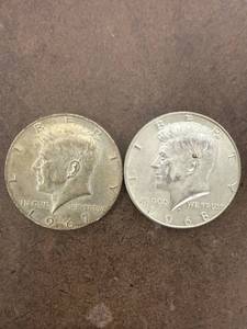 lot 0777 image: Kennedy Half Dollars (2)
