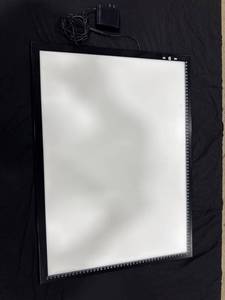 lot 0824 image: A4 LED Light Pad