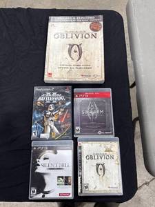 lot 0845 image: Video Game Collection w Guide