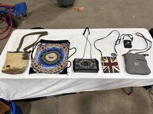 lot 0871 image: Assorted Handbags & ID Holder Lot