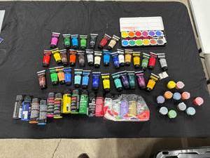 lot 0875 image: Assorted Acrylic Paint Lot