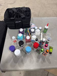 lot 0890 image: Crafting Tote, Glitter & Paints