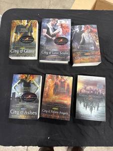 lot 0901 image: The Mortal Instruments Book Lot