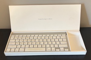 lot 192R image: O - Apple Wireless Keyboard