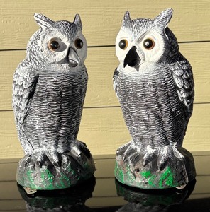 lot 269R image: SY - Pair of Resin Yard Owl Decoys