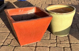 lot 283R image: SY - Outdoor Planter Pots