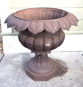 lot 284R image: FY - Large Decorative Metal Planter