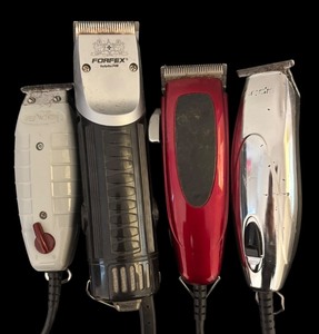 lot 324R image: O - Set of 4 Electric Razors by Andis and Forfex