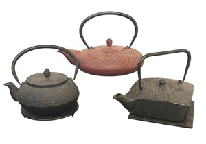 lot 360R image: MB - Set of 3 Cast Iron Tea Pots with Infusers