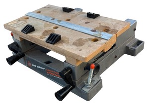 lot 445R image: G - Black & Decker Bench Top Workmate Model 79-020
