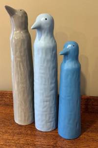 lot 51D image: LR - Set of 3 IKEA Decorative Ceramic Bird Figurines
