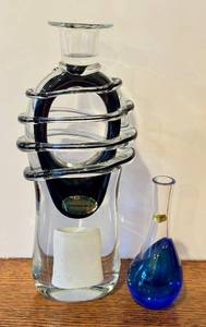 lot 64D image: LR - Noritake Crystal and Adam Jablonski Art Glass Vase Set