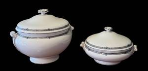 lot 81D image: Vintage Wedgwood Amherst Porcelain Tureen (3L) and Covered Vegetable Dish Set with Blue Trim