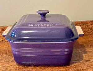 lot 83D image: Le Creuset Square Stoneware Casserole Dish with Lid - Purple