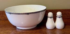 lot 87D image: Vintage Wedgwood Amherst Bone China Serving Bowl and Salt & Pepper Shakers Set