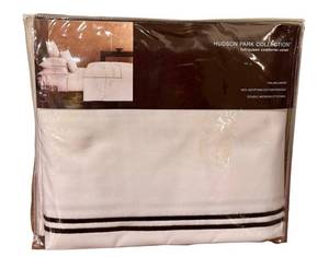 lot 104D image: Hudson Park Collection FullQueen Comforter Cover 100% Egyptian Cotton