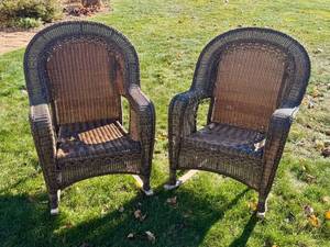 lot 111D image: G - Pair of Wicker Style Rocking Chairs for Patio or Indoor Use
