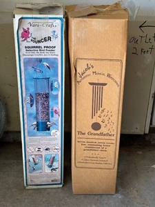 lot 117D image: G - Squirrel Proof Bird Feeder and Grandfather Musical Windchime Set