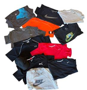 lot 172D image: LR - Collection of 11 Mens Athletic T-Shirts and Puma Cap - Nike, Puma, Under Armour