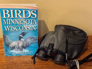 lot 243D image: LR - Pentax 8-16x21 UCF Zoom Binoculars with Case and Birds of Minnesota and Wisconsin Book