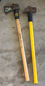 lot 312D image: 2 Heavy Duty Sledgehammers with Wood and Fiberglass Handles