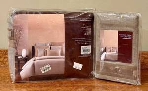 lot 383D image: Hudson Park Collection FullQueen Comforter Cover and Euro Pillowsham Set