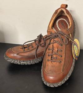 lot 555R image: O - Born Volk Brown Nutmeg Oiled Shoes Size 10 12