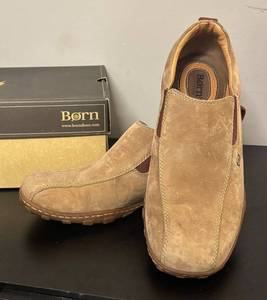 lot 569R image: O - Born Suede Slip-On Shoes Size 10 12