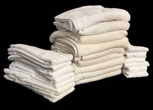 lot 651R image: MB - Collection of White Bath Towels and Hand Towels