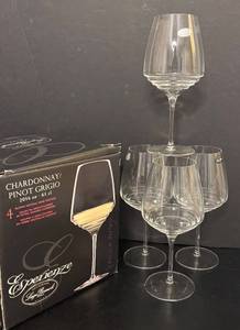 lot 661R image: O - Set of 4 Luigi Bormioli Blown Crystal Stemware