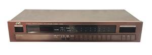 lot 665R image: LL - JVC FMAM Quartz Synthesizer Stereo Tuner Model T-X200B