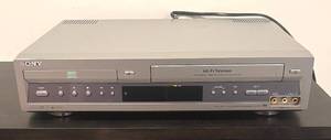 lot 739R image: LL  - Sony DVDVHS Player Combo Model SLV-D100