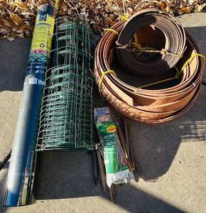 lot 464C image: G - Garden Landscape Bundle with Edging, Stakes, Fabric and Wire Fencing