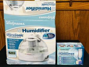 lot 532C image: MB - Set of 2 Ultrasonic Humidifiers - Walgreens Cool Mist and Comfort Zone Portable