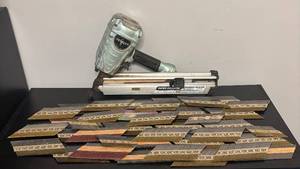 lot 893R image: O - Hitachi NR 90AD(S1) 3-12 in. Strip Framing Nailer with Assorted Nails