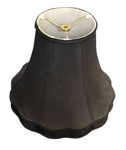 lot 906R image: O - Black Fabric Scalloped Lampshade