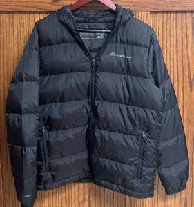 lot 44C image: MB - Eddie Bauer Mens Black Hooded Puffer Jacket Size M