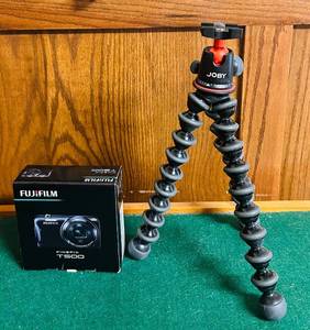 lot 152C image: BS - Fujifilm FinePix T500 Digital Camera in Box with Joby Flexible Tripod