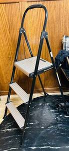 lot 161C image: BS - Cosco 3-Step Folding Steel Step Ladder, 4 Foot