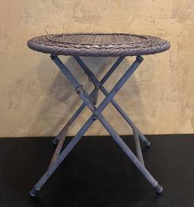 lot 919C image: LR - 21 Inch Folding Wicker and Metal Side Table