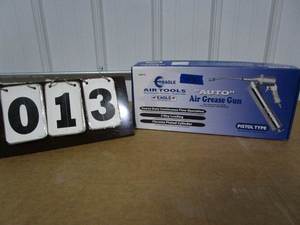 lot 13 image: Eagle Air Grease Gun