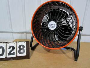 lot 28 image: MaxAir 16 Fan