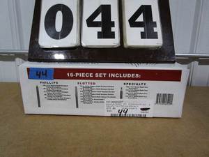 lot 44 image: Husky 16 Piece Screwdriver Set